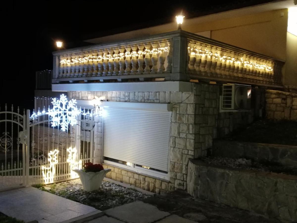 Guest House Vila Luka 波尔托罗 外观 照片