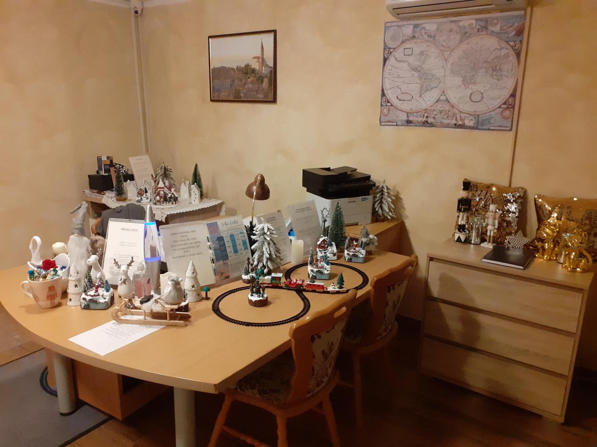 Guest House Vila Luka 波尔托罗 外观 照片