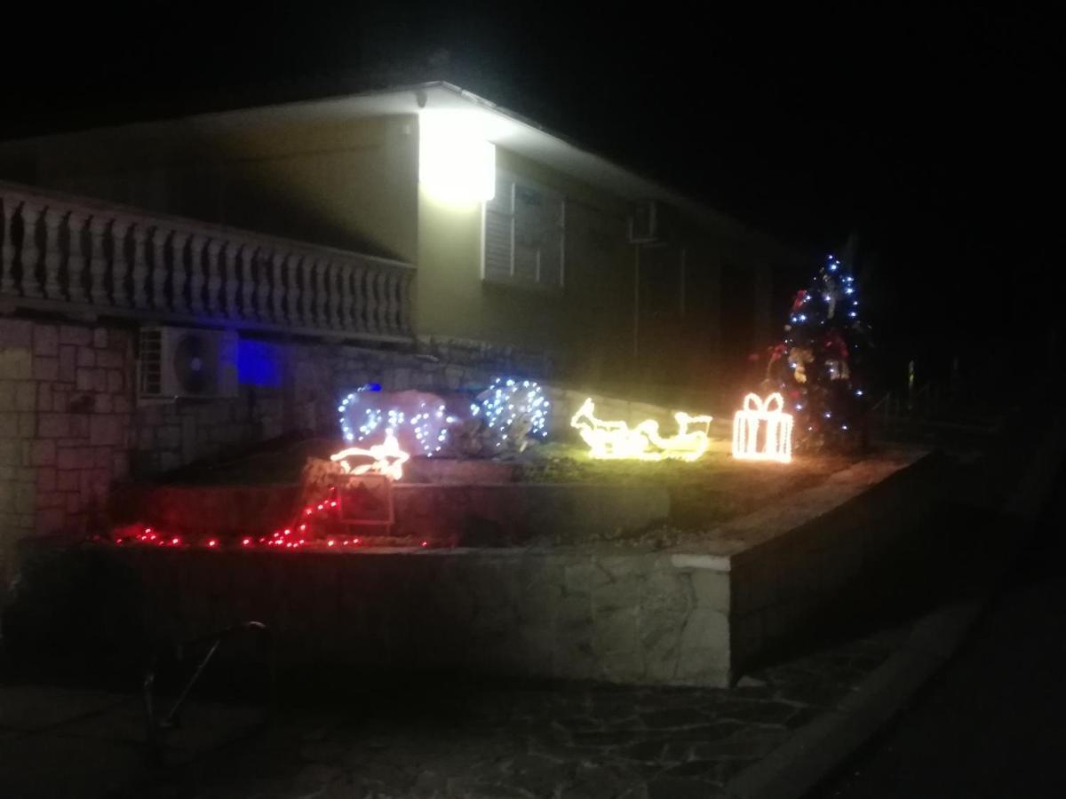 Guest House Vila Luka 波尔托罗 外观 照片