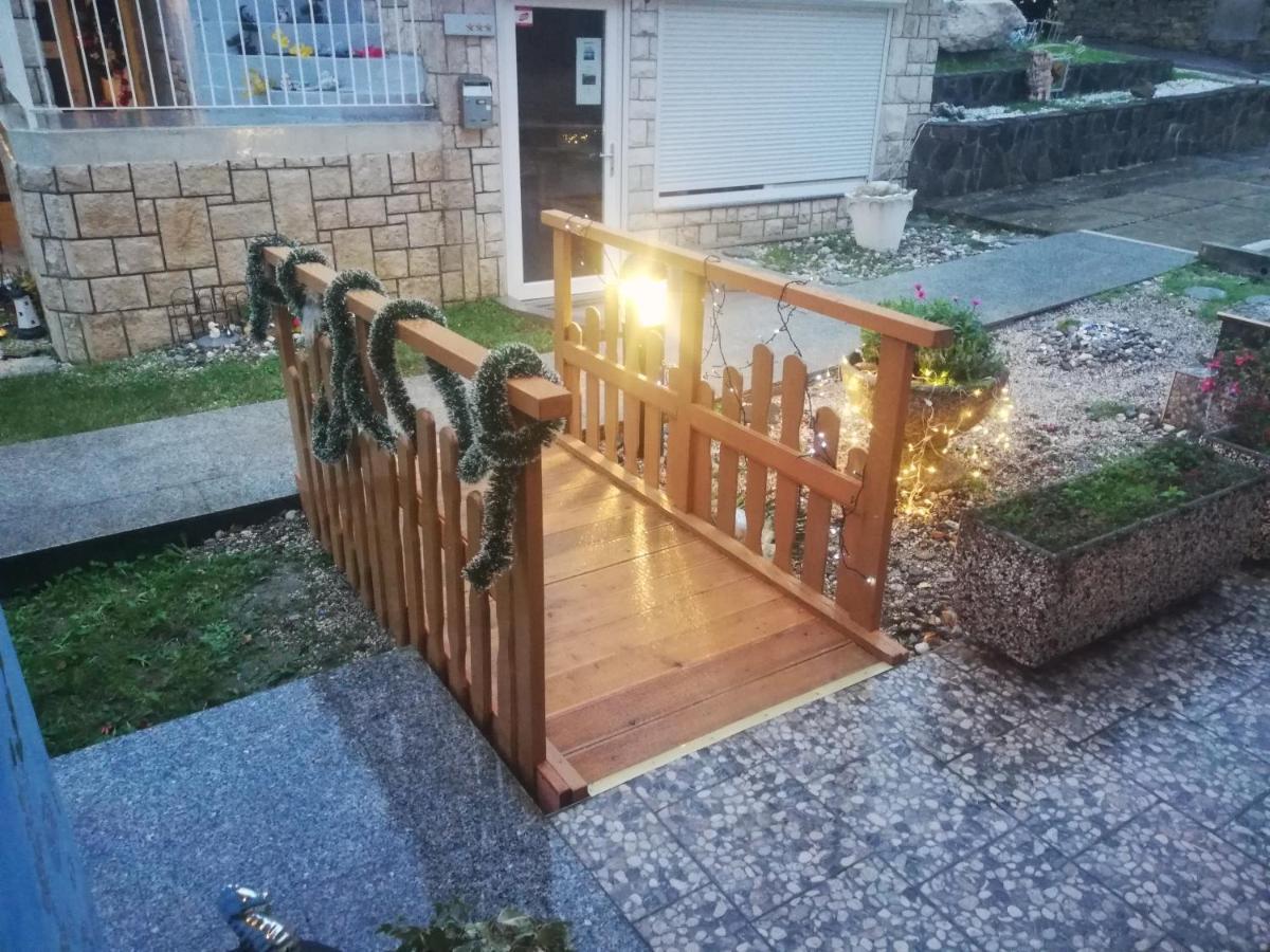 Guest House Vila Luka 波尔托罗 外观 照片